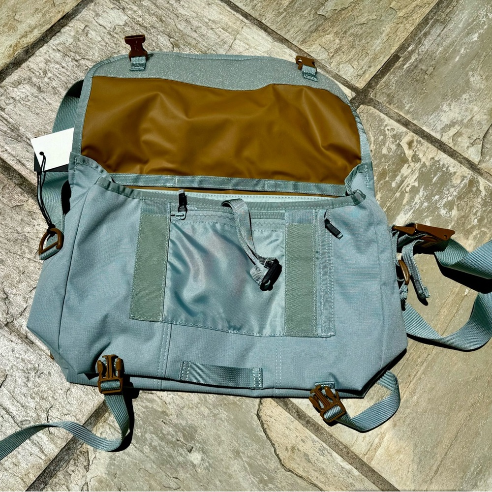 Timbuk2  messenger bag-NO TAGS, Barely used, Like NEW
